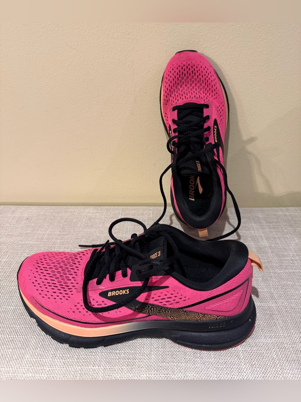 Brooks Trace 3 Running Shoes Pink Black Women's Size 9.5